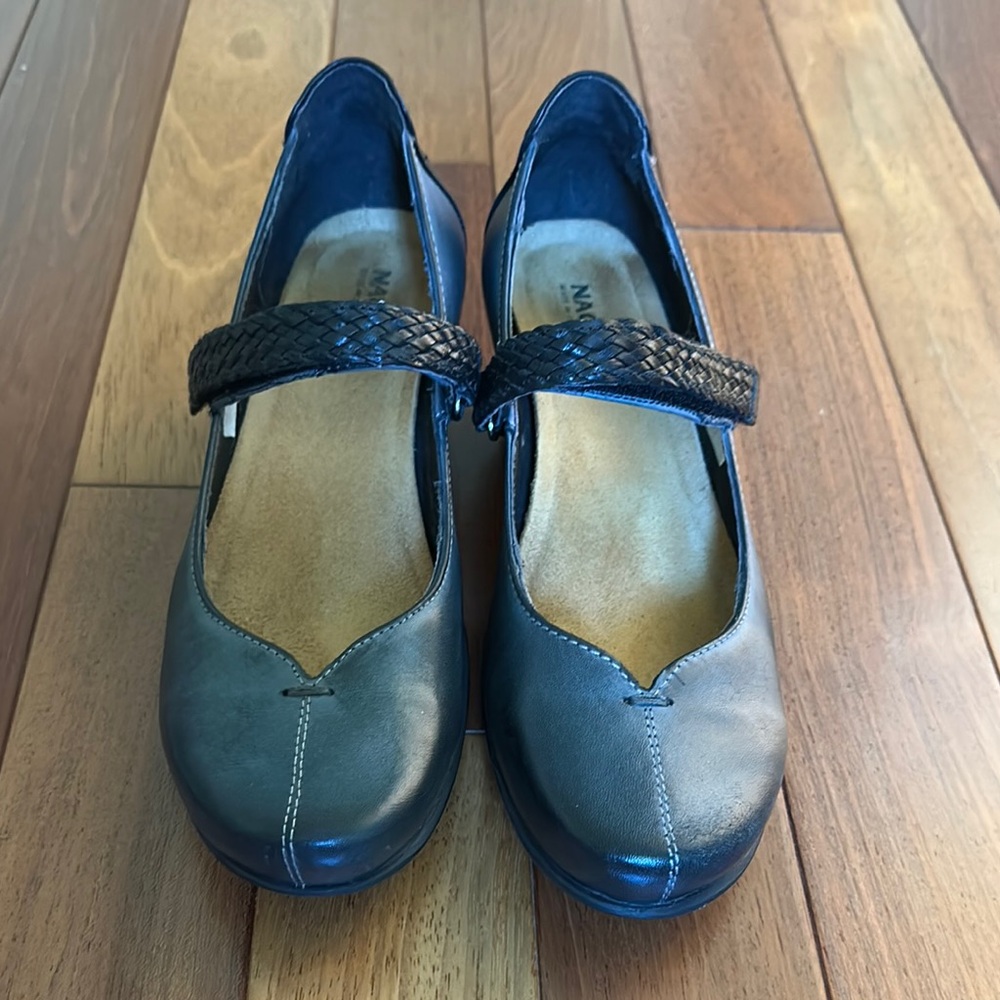 Naot Israel Leather Mary Jane Forward Strap Heel shoe
